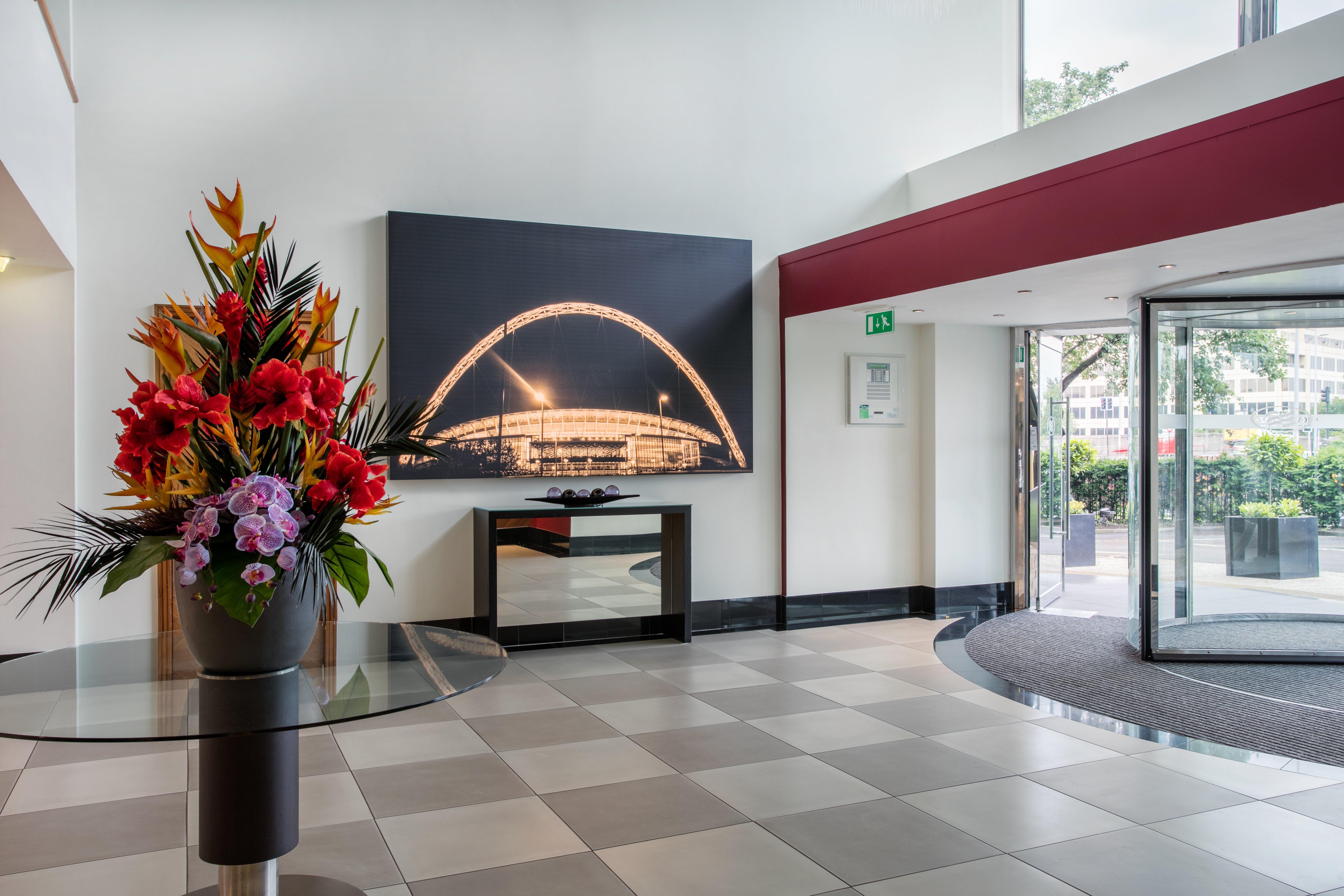 Crowne Plaza London Ealing By Ihg Hotel Ngoại thất bức ảnh